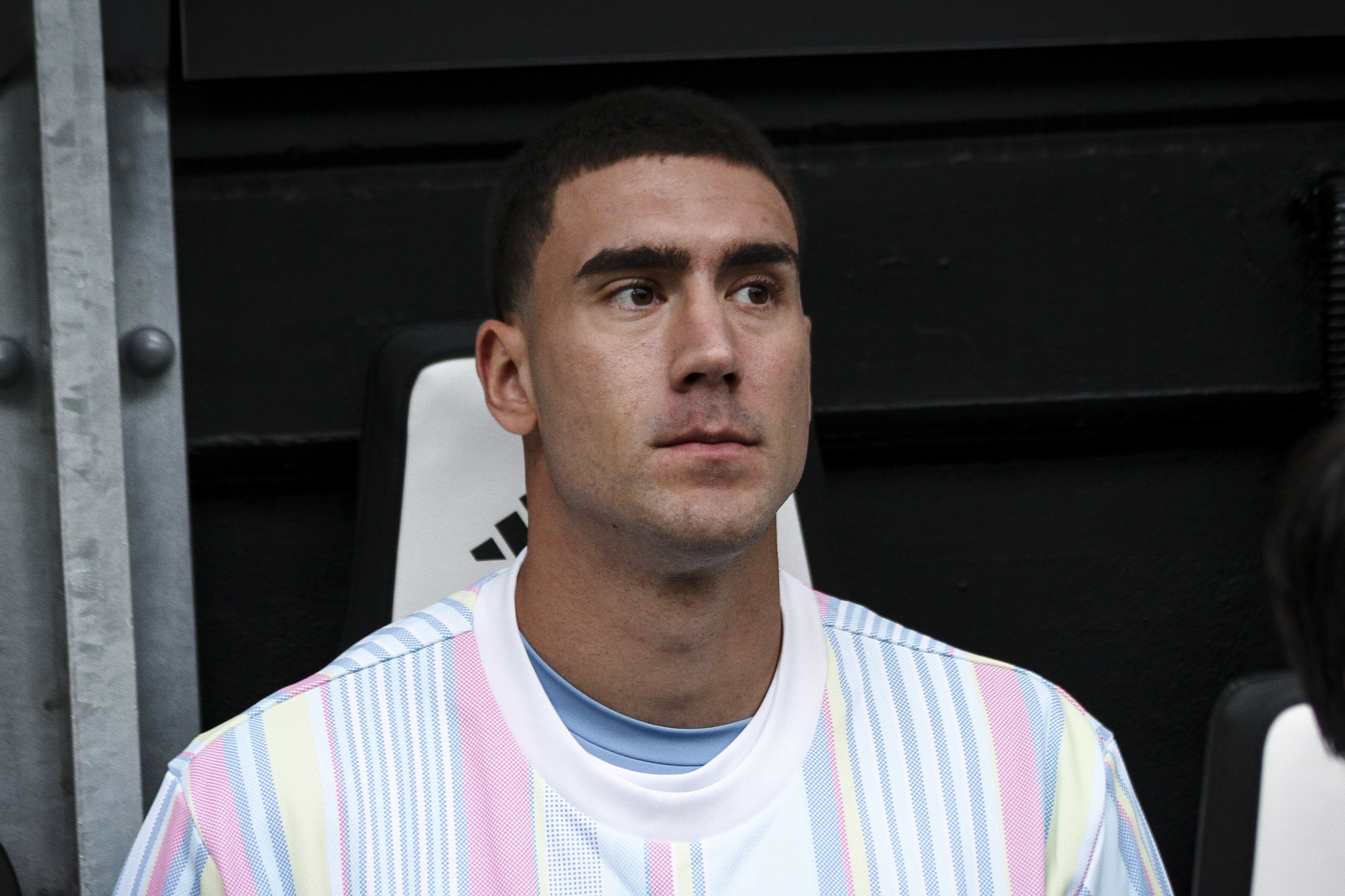 记者：尤文与弗拉霍维奇计划再次接触，以推动续约谈判取得进展