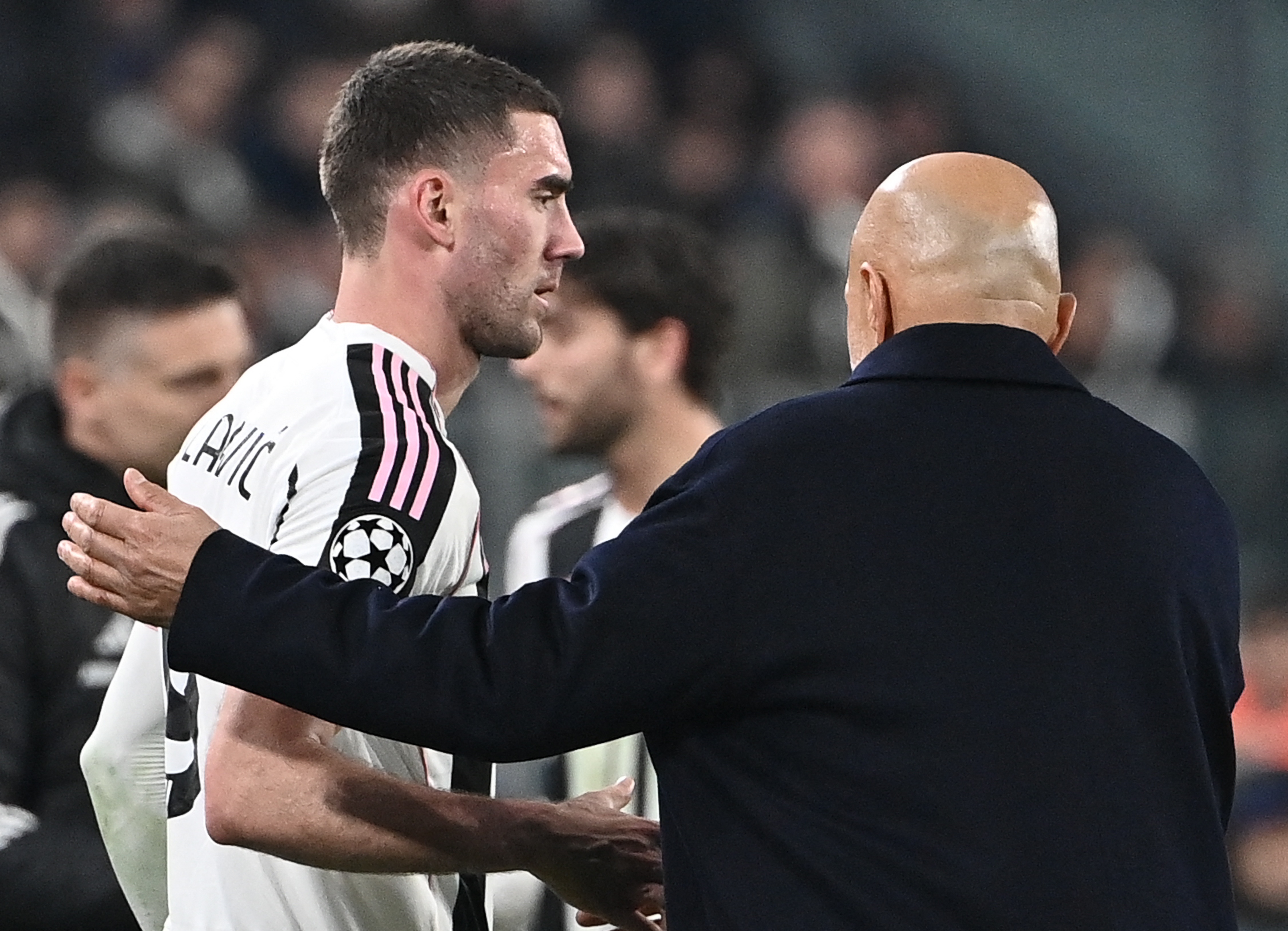 都体：弗拉霍维奇接近与尤文续约2年，年薪600万欧外加浮动奖金