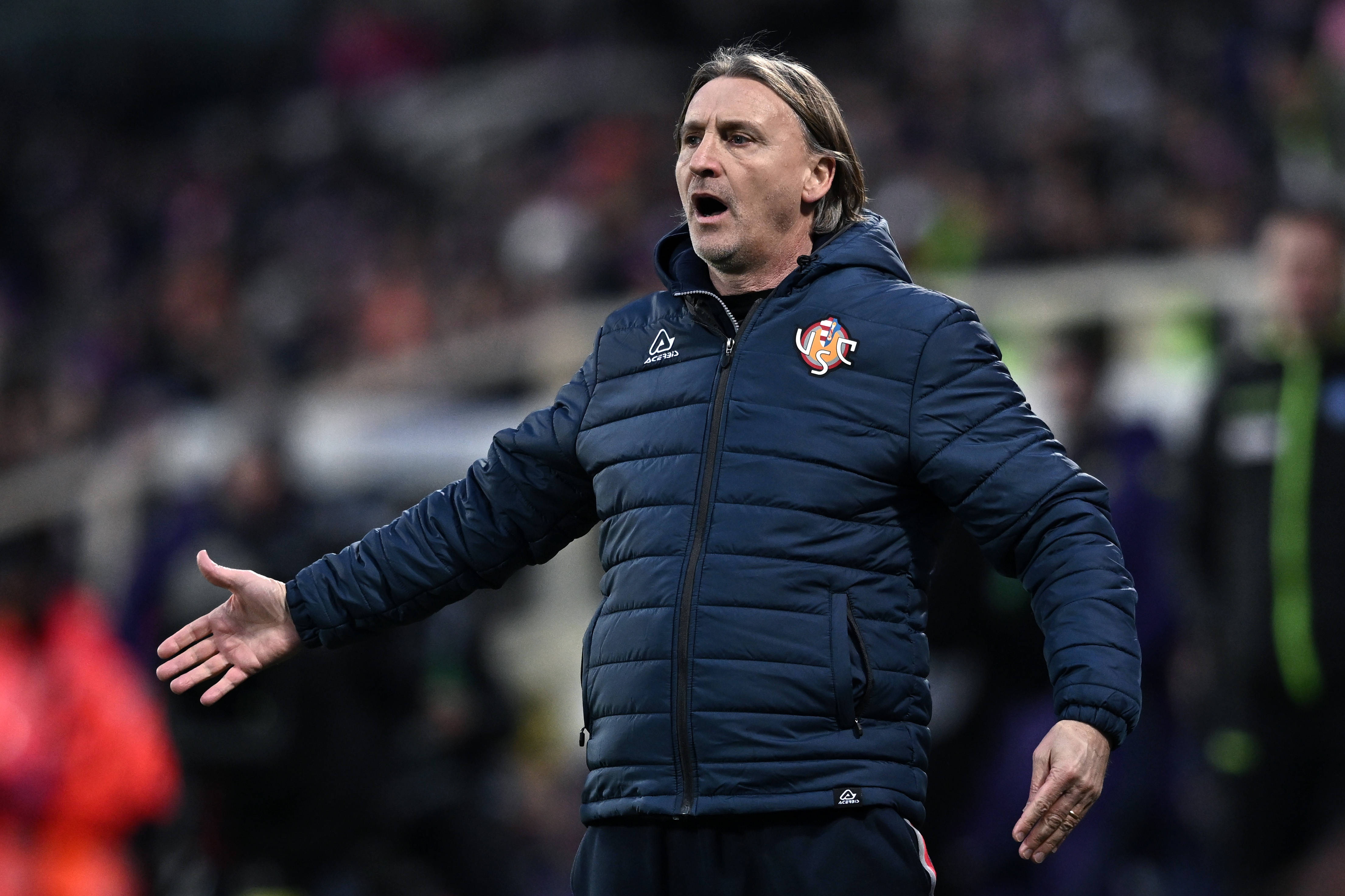 联赛已15轮不胜，官方：克雷莫内塞主帅大卫·尼科拉下课