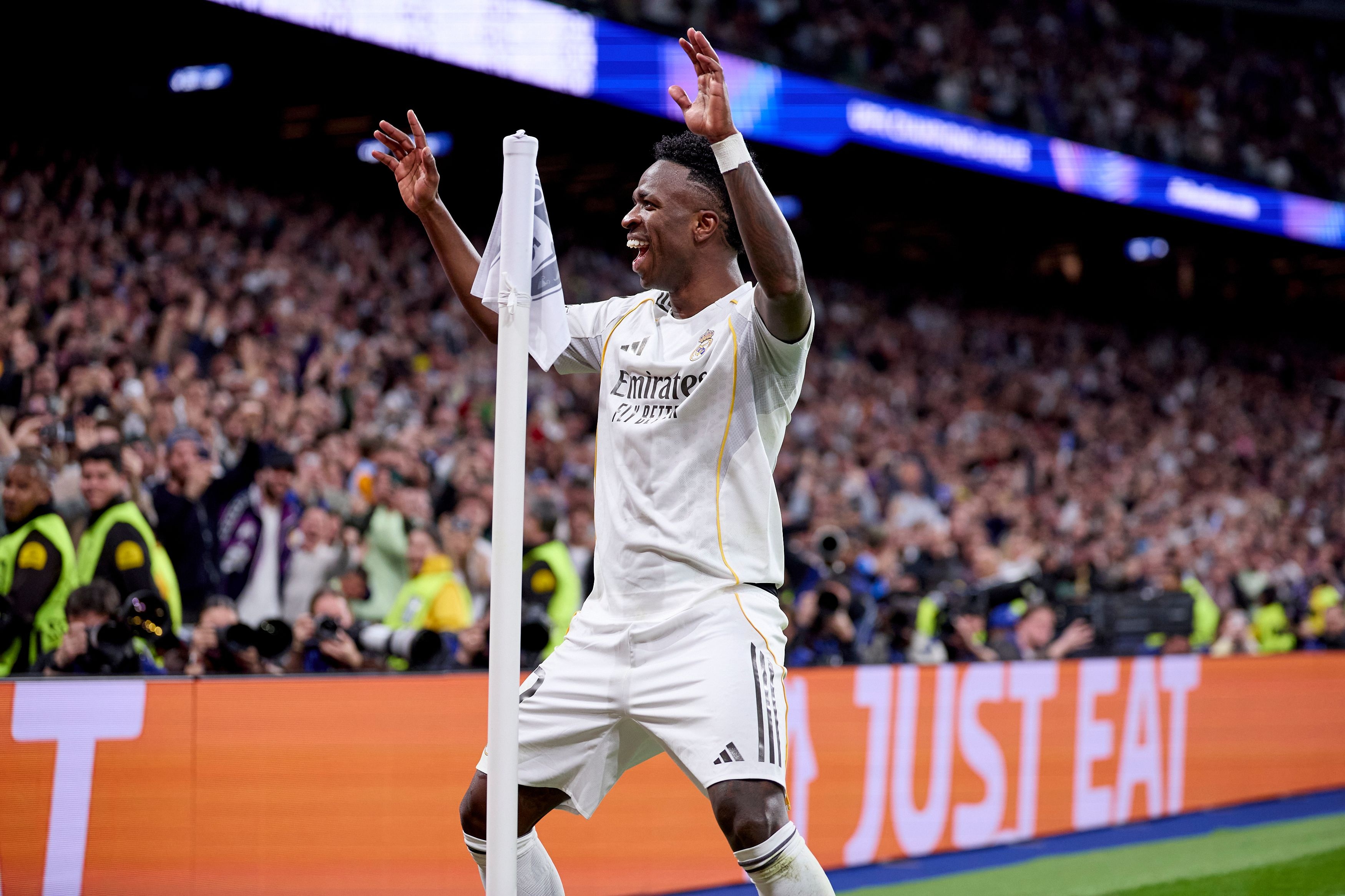 非欧洲球员欧冠淘汰赛进球榜:维尼修斯追平马内列次席,梅西居首