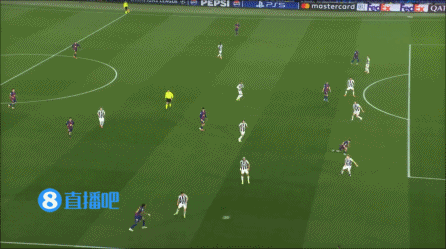 拉菲尼亚禁区内倒地，VAR介入判点