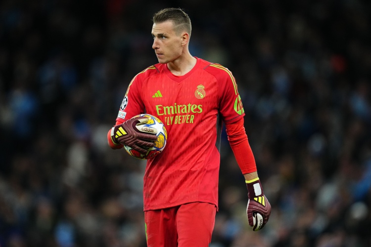 世体：库尔图瓦因伤缺席比赛，卢宁将再次迎来对自己的考验