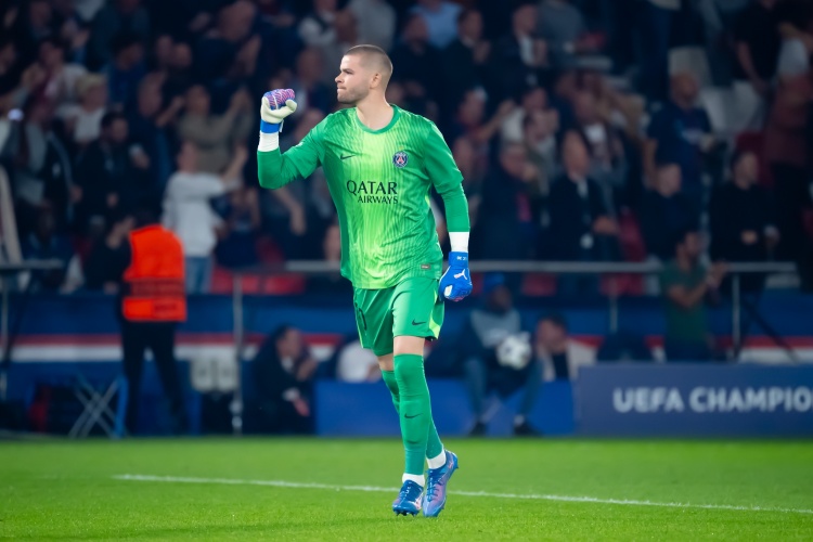 罗马诺：舍瓦利耶可能夏窗离开巴黎，目前巴黎在密切关注门将市场