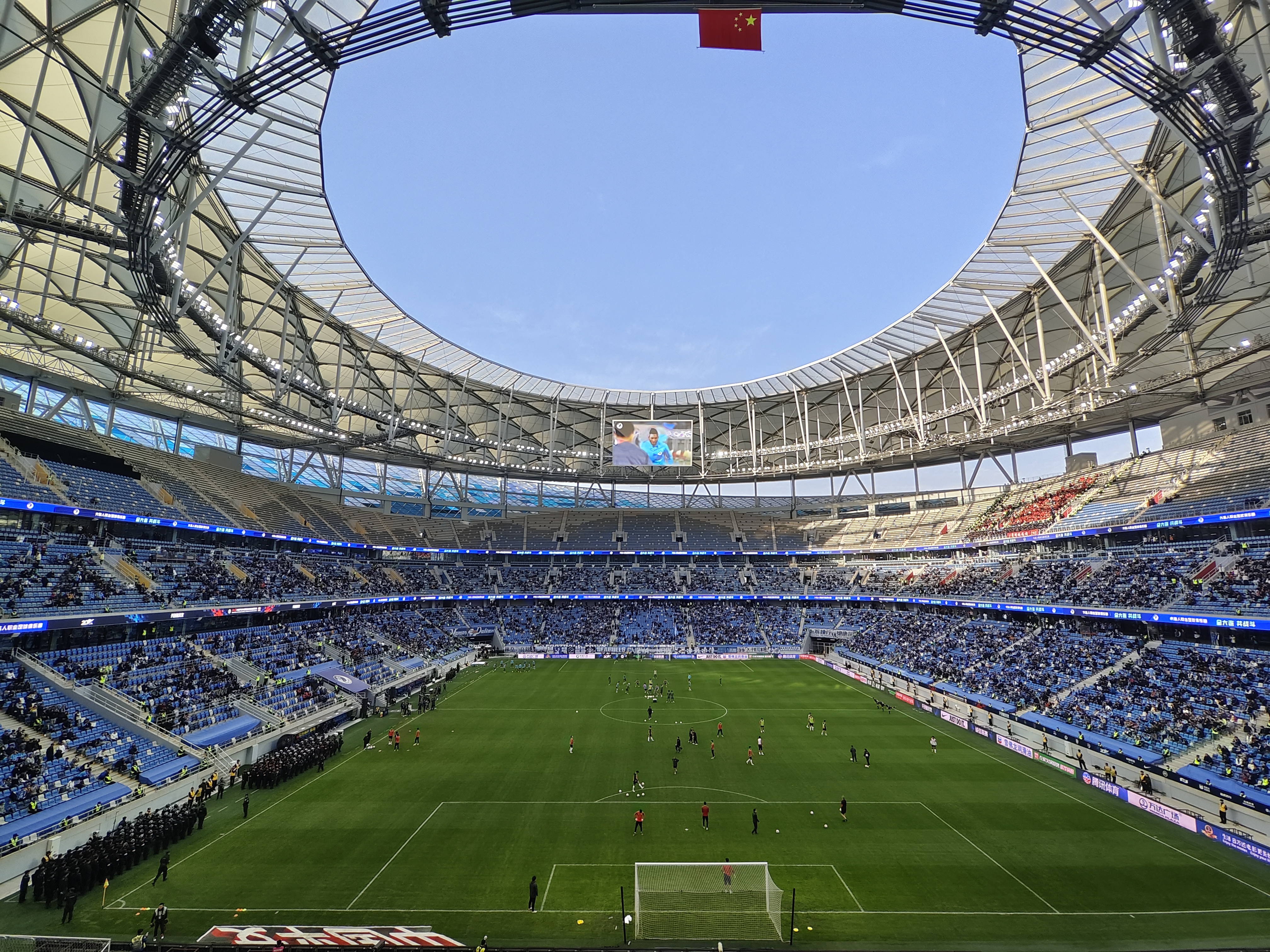 为进一步满足球迷观赛需求，大连英博增售主场对阵上海海港门票