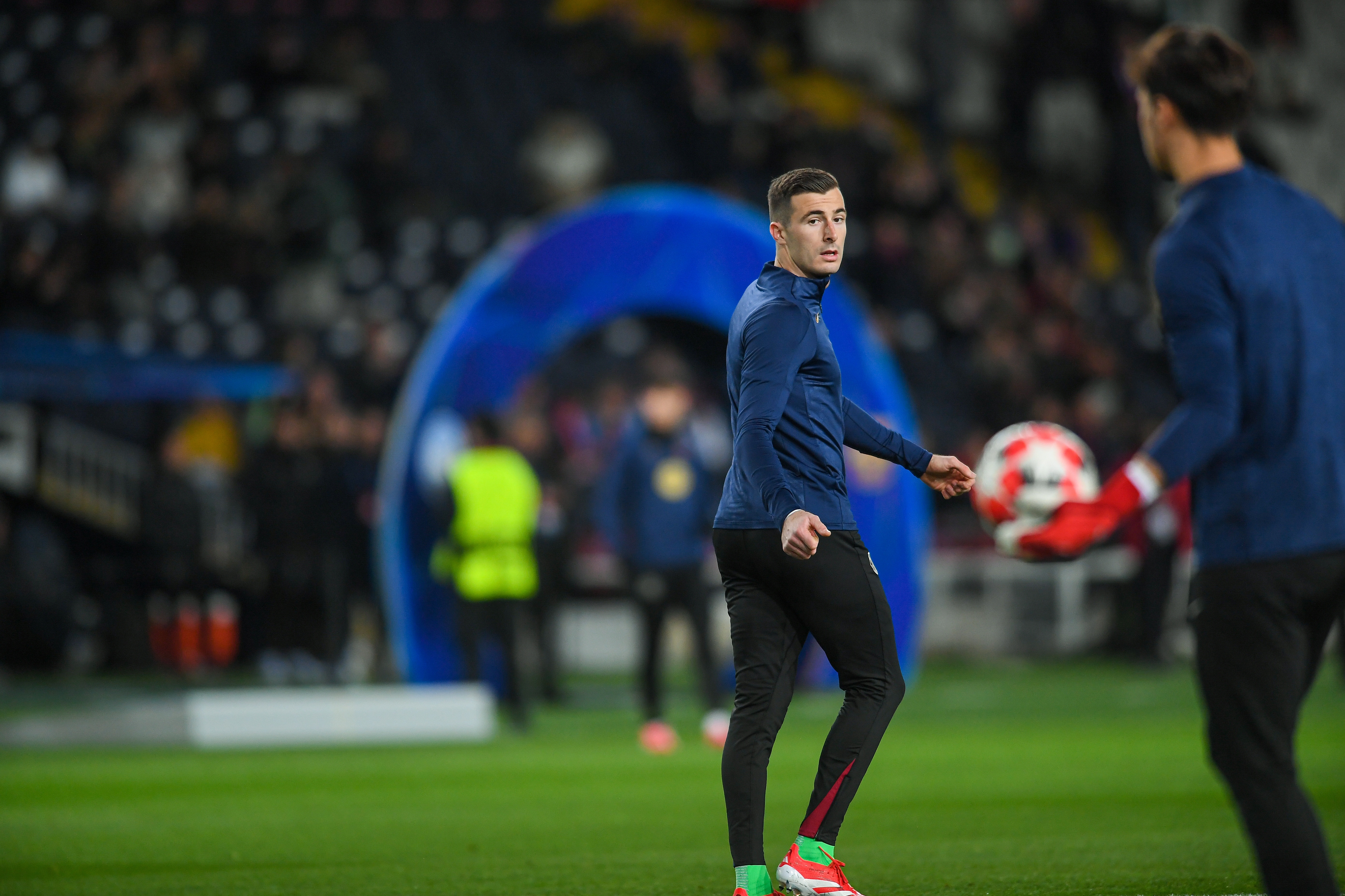 每体：佩尼亚在埃尔切失去主力位置，他的未来变得不明朗