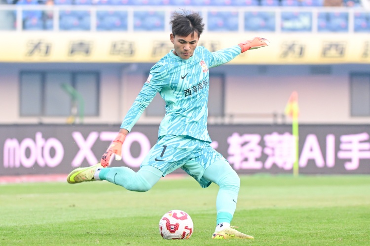 直播吧：李昊肋部受伤，因伤缺席新一期国字号名单