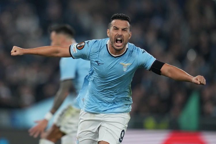 斯基拉:38岁佩德罗赛季结束后决定未来,可能再踢一年也可能退役