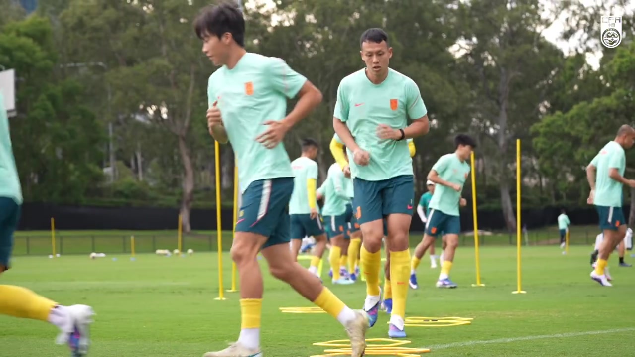 邵佳一：希望球队以团队的方式去作战，备战是非常严肃认真的事情