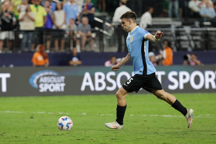 乌加特：乌拉圭球员有一个信条，披上国家队战袍就一定会拼尽全力