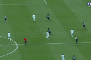 友谊赛-十人法国2-1巴西 姆巴佩破门埃基蒂克建功于帕梅卡诺直红