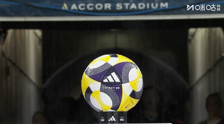 雨战!国足vs库拉索在悉尼进行,现场雨势不小