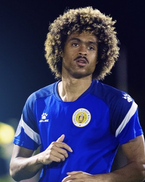 队友变对手!国足vs库拉索陈达毅替补,曾想归化入国足踢世界杯