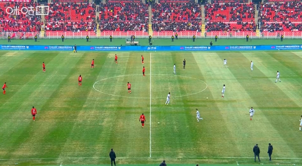 辽宁铁人主场出现无人机导致比赛延迟开球，被中足联通报批评