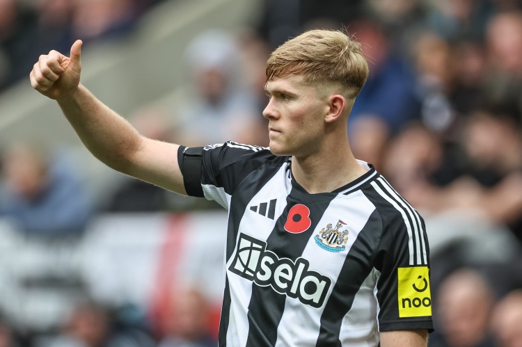 英超旧将：霍尔是英格兰最好的左后卫，他完全能为皇马效力