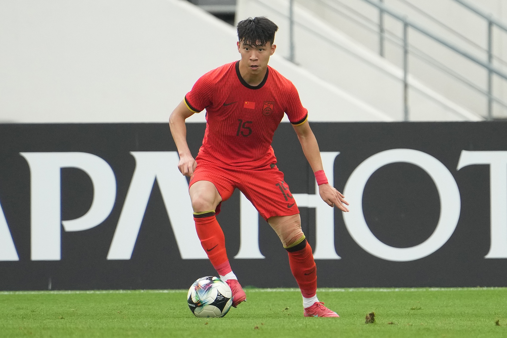 19岁王钰栋身价150万欧,是国足首发中最年轻、身价最高的球员