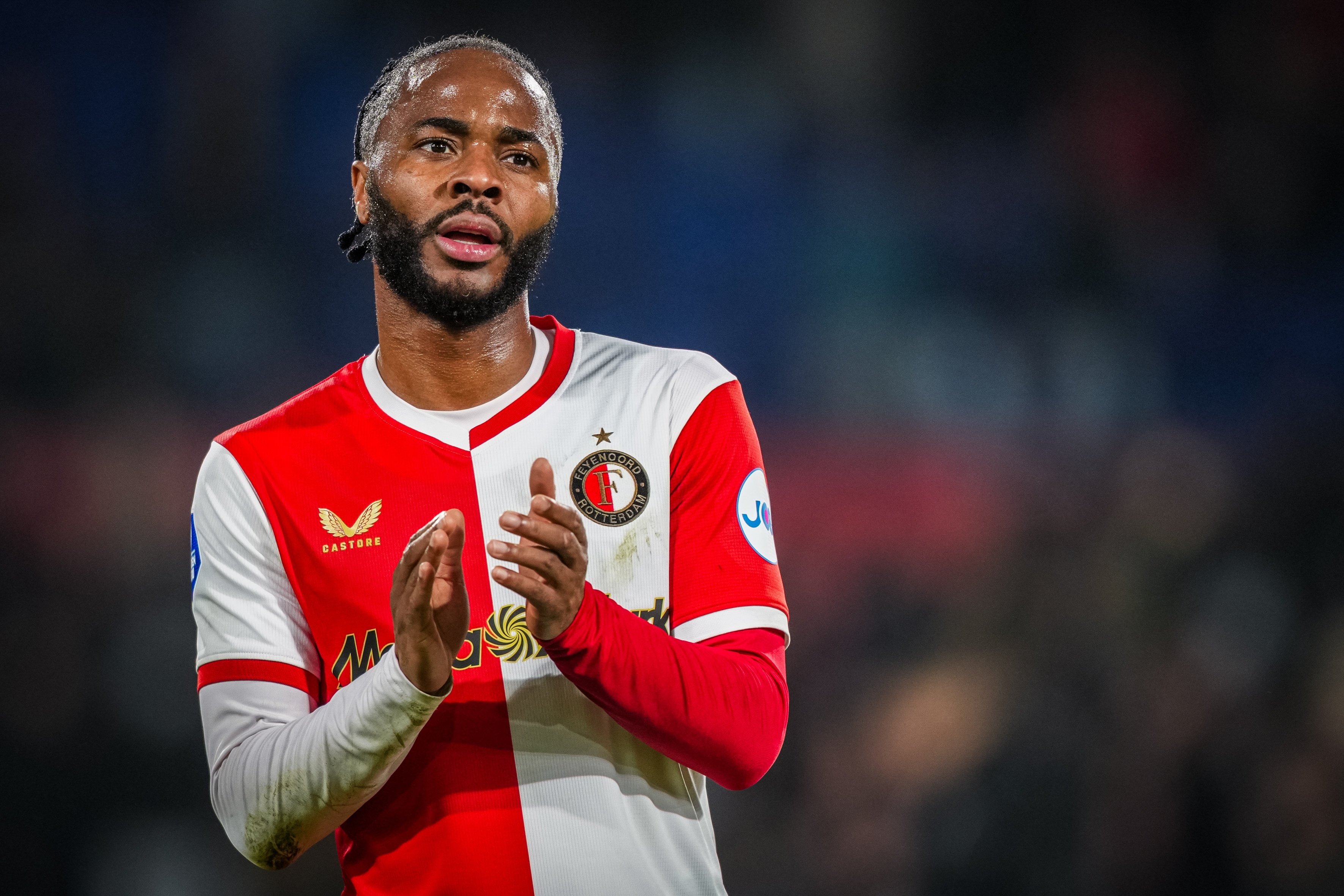 前费耶诺德主帅：费耶诺德应与斯特林解约，这种状态最好直接退役