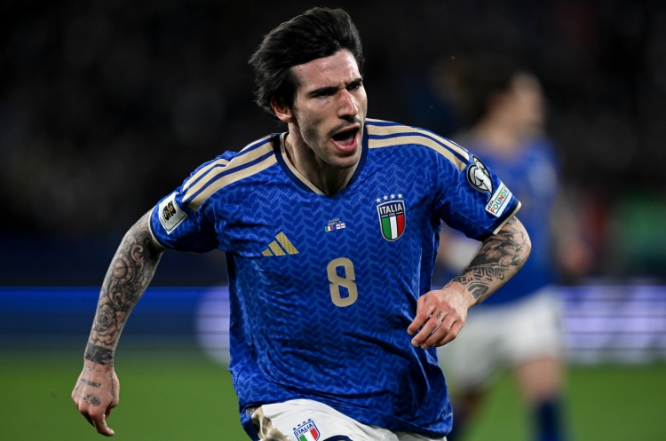 今夏转会大战?托纳利凌空斩+飘逸长传助意大利晋级 夏窗预计转会