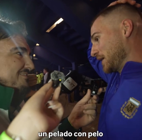         </div>
        <div class=