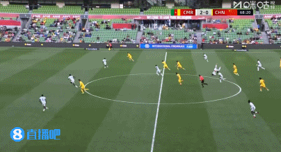 替补造2黄1红！拜合拉木突破被拉倒造黄牌，此前造喀麦隆主帅红牌