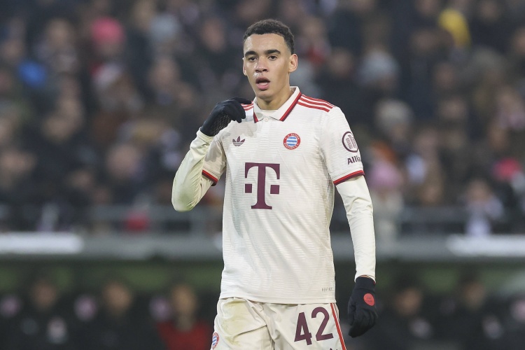 图片报:穆西亚拉、阿方索·戴维斯和帕夫洛维奇都增加了训练强度