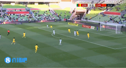 阿里乌姆内切后一脚打门被颜骏凌扑出，刘浩帆迅速解围