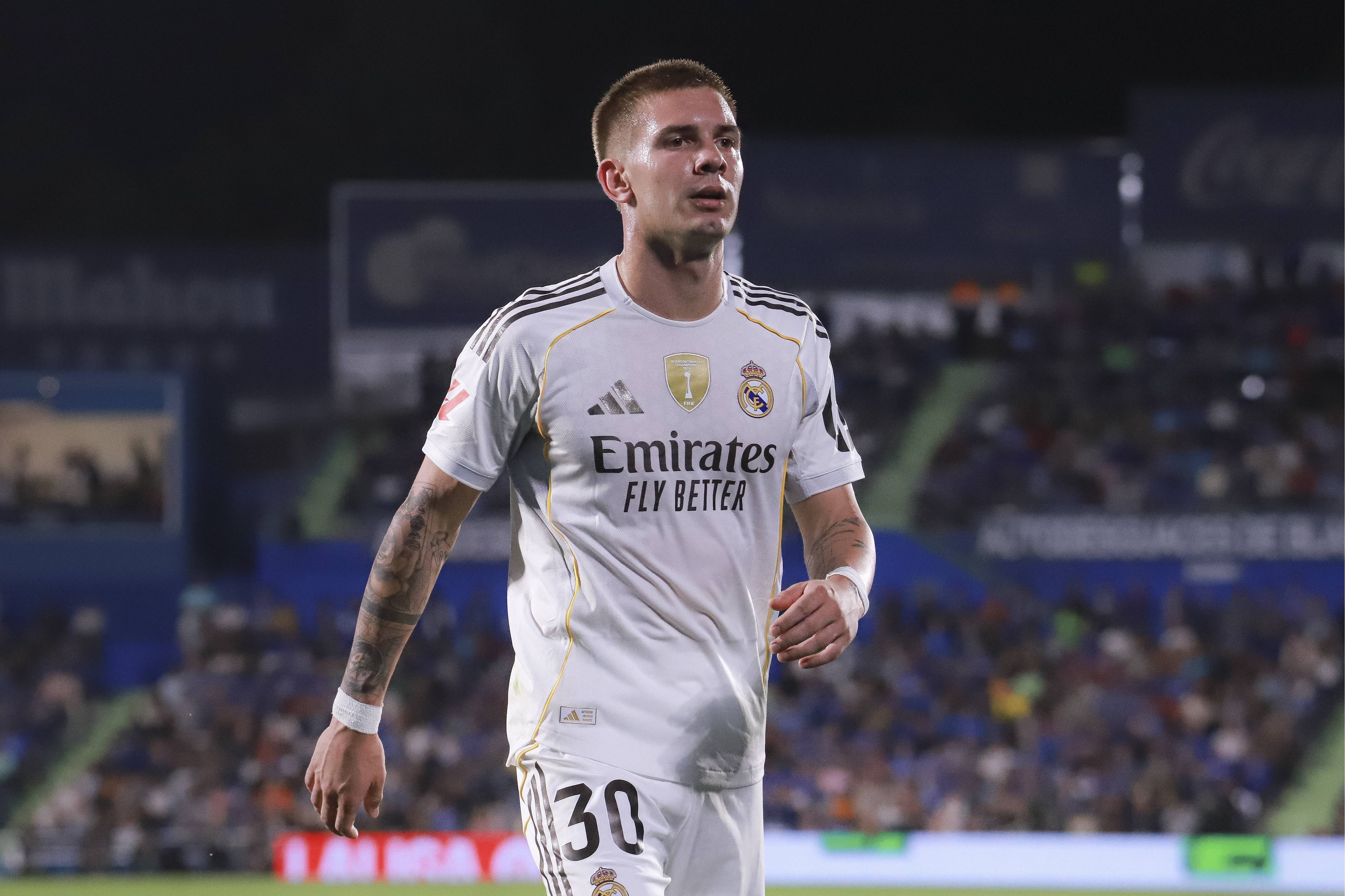 西媒:皇马考虑外租马斯坦托诺,本菲卡对球员感兴趣