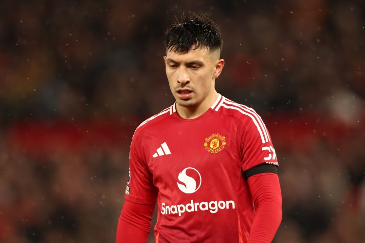 英媒:利桑德罗·马丁内斯已恢复室外训练,正全力争取复出