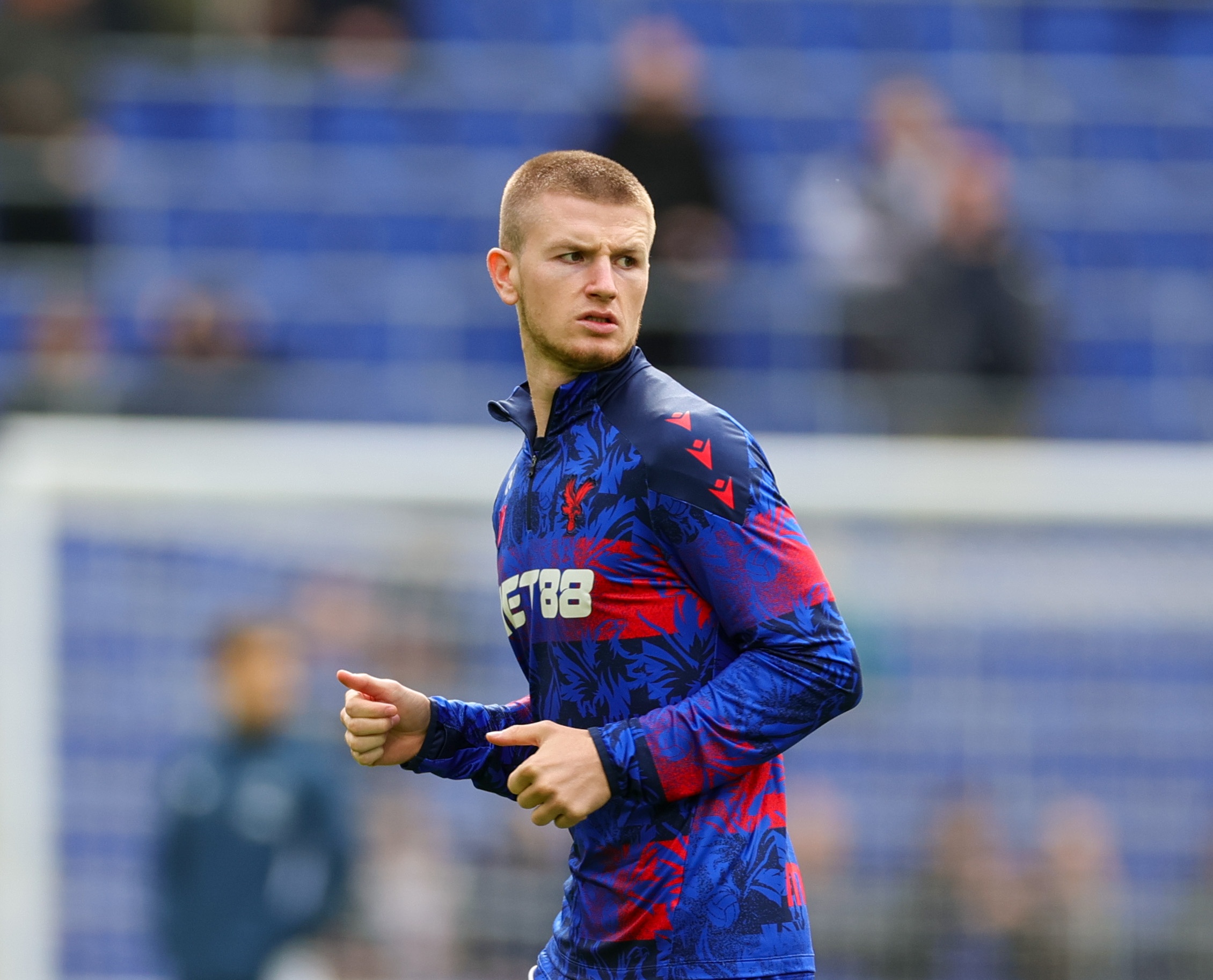 邮报：皇马最近两周考察了亚当·沃顿，球员是曼联中场引援C计划