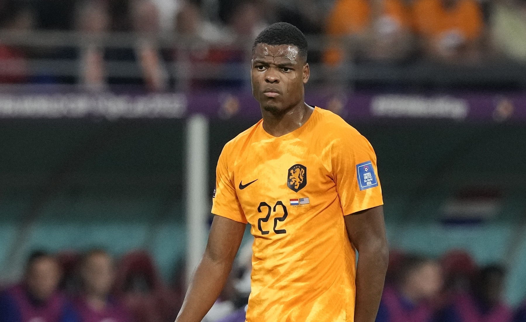 邓弗里斯第12分钟染红，这是荷兰国家队历史上第三快的红牌