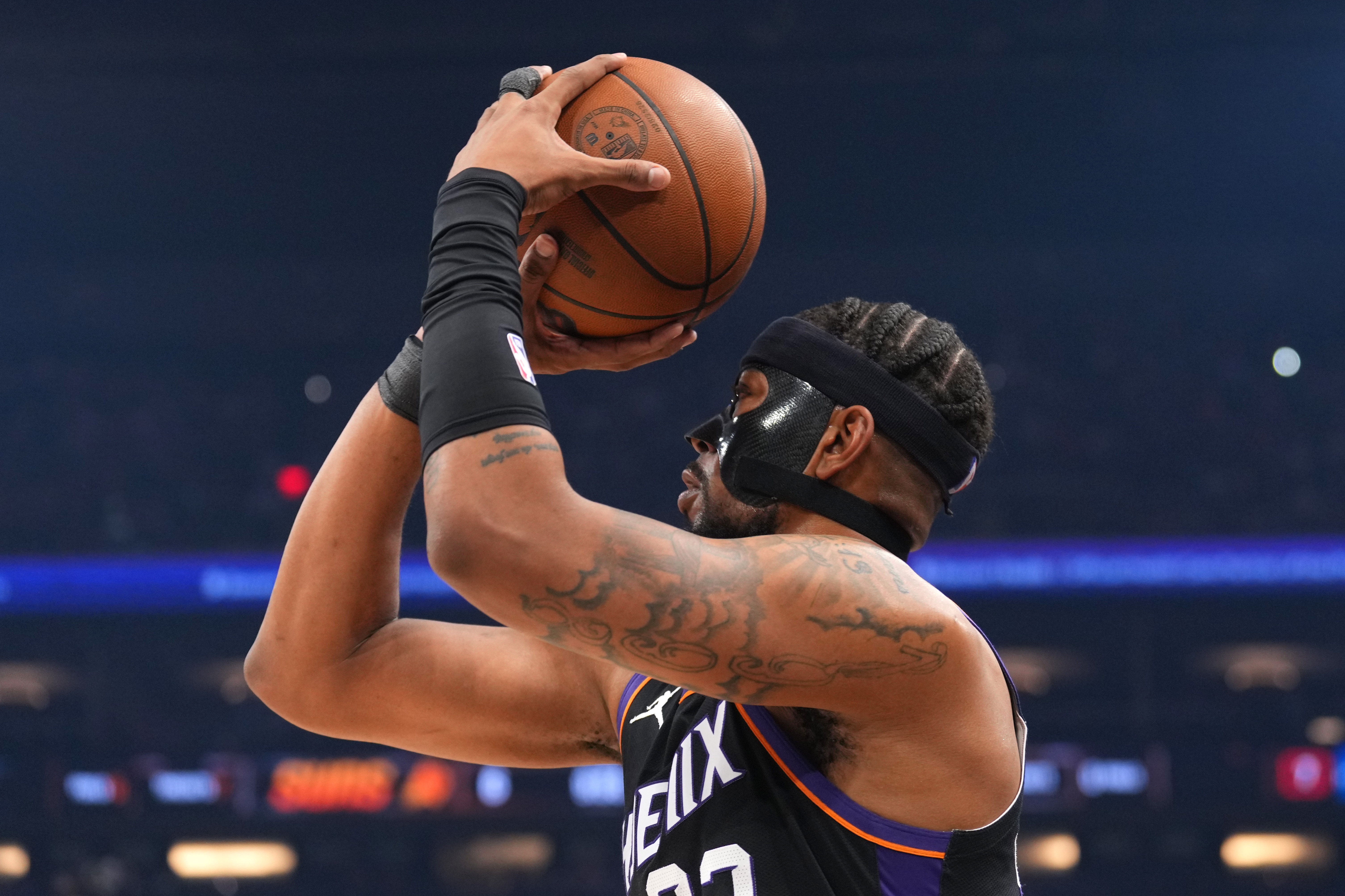 共61犯！古德温：比赛没那么大身体对抗 不至于吹这么多犯规