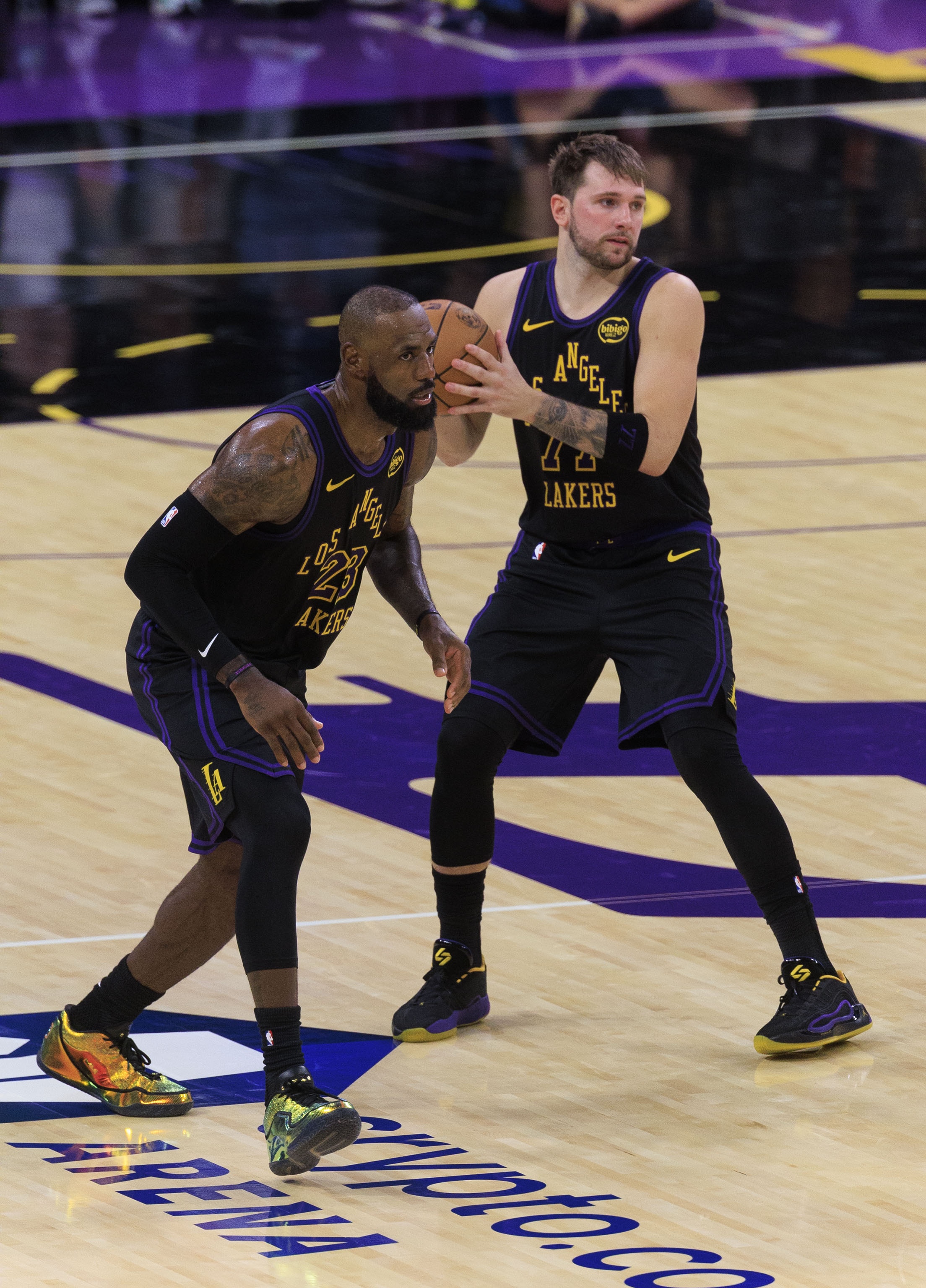         </div>
        <div class=